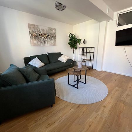 Traumhafte Business & Relax Wohnung Direkt Im Stadtkern Oettingens By Elation Homes Oettingen in Bayern Exterior foto